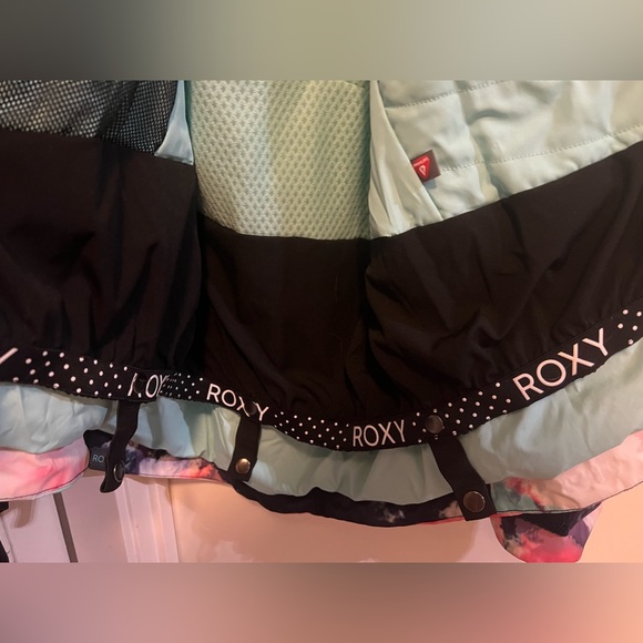 Roxy Essence 2L GORE-TEX Snow Jacket (XS) - Picture 4 of 5